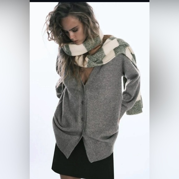 ZARA Wool Blend Oversized Cardigan in Gray , size Large - Picture 2 of 10